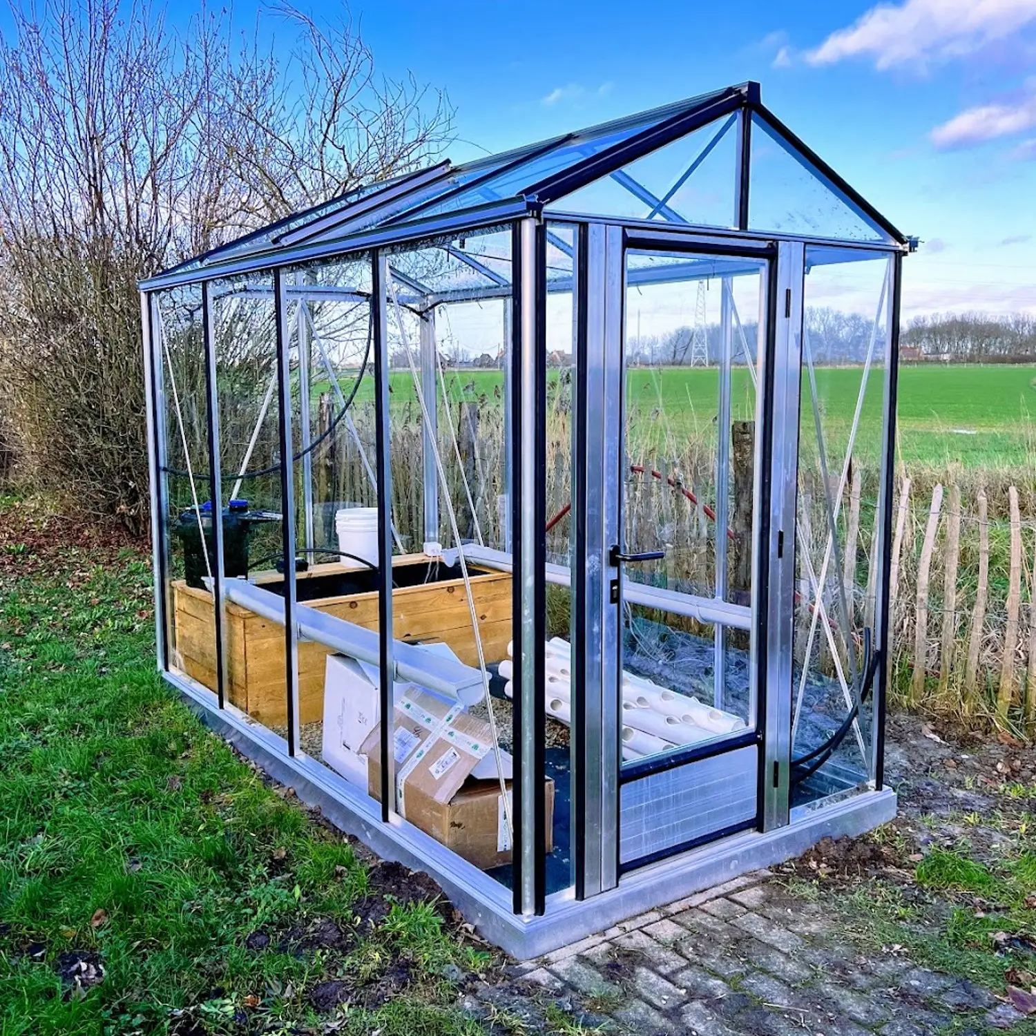 Serre automatisée aquaponique myFarm à Nieuport Serre automatisée aquaponique myFarm à Nieuport