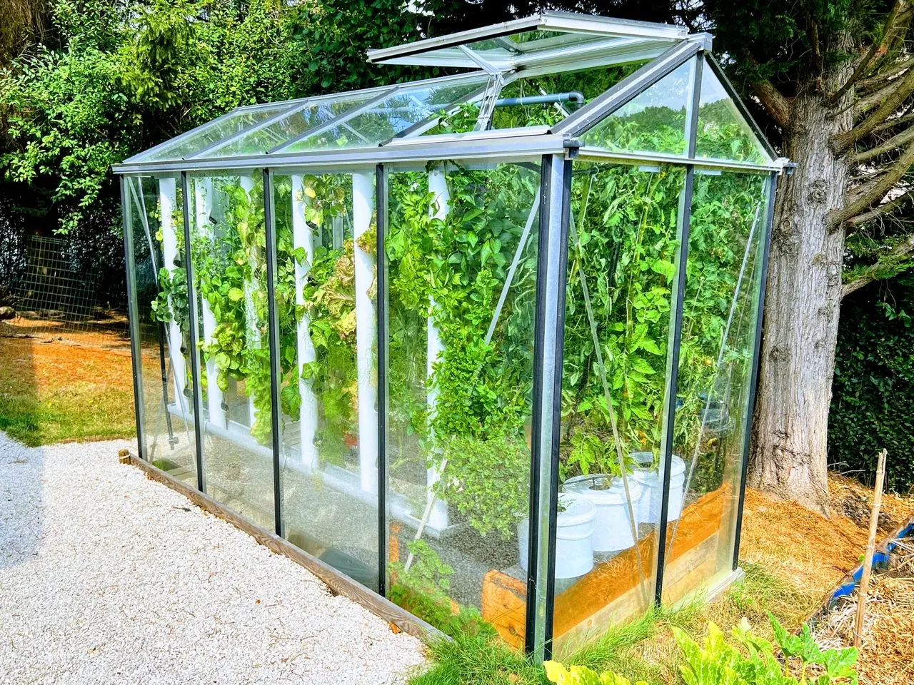 Serre automatisée aquaponique myFarm à Overijse Serre automatisée aquaponique myFarm à Overijse